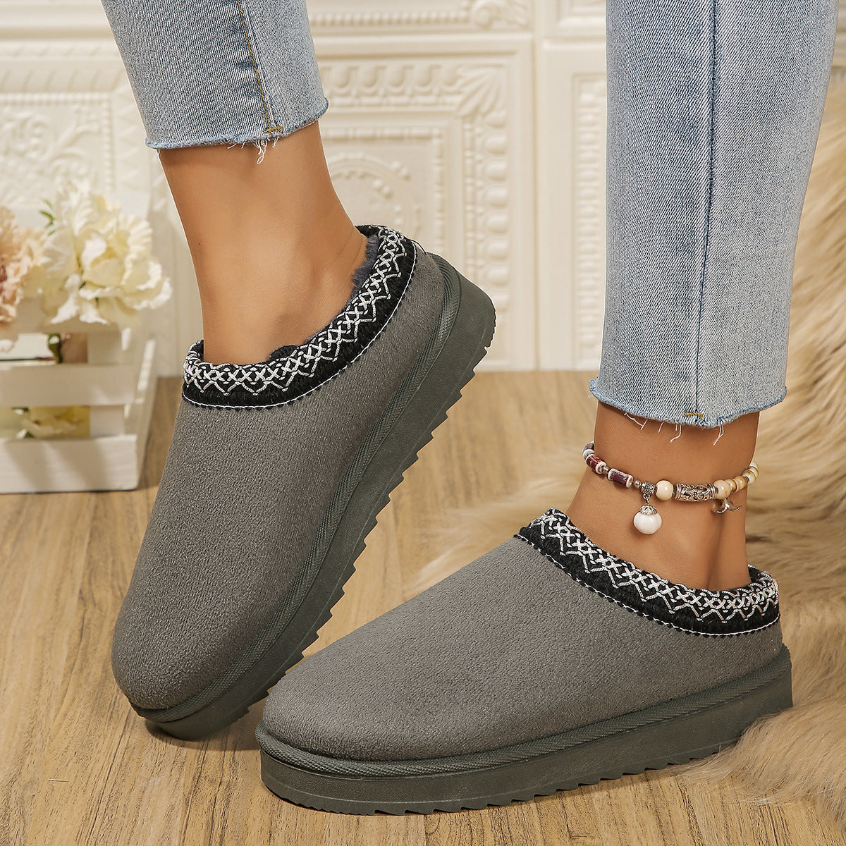 CURVD Cozy Suede-Look Slippers